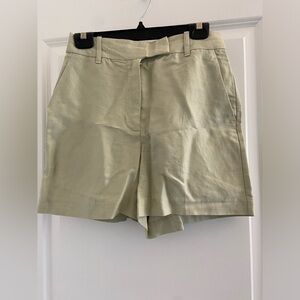 Aritzia Wilfred sage green linen shorts in size 4